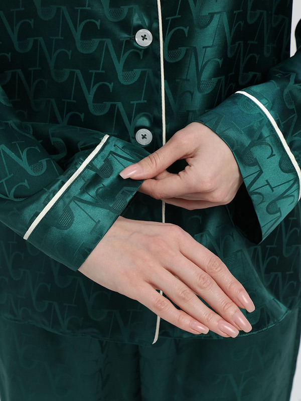 OnSilk    "Angy" () (,  4)