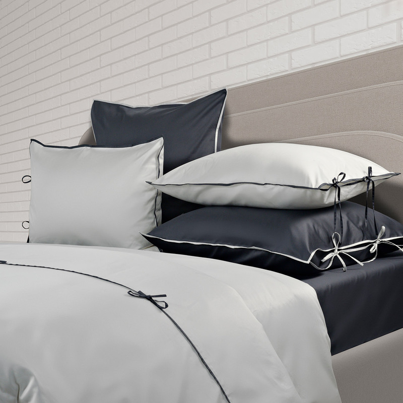 OnSilk   Sharmes/   Luca / (,  2)