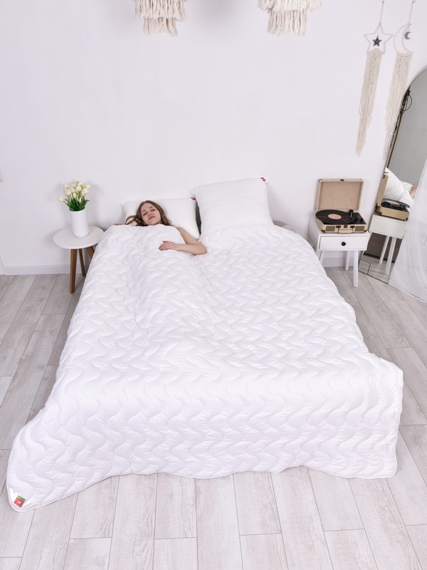 Одеяло Легкие Сны из бамбука стеганое ТРОПИКАНА 200х220 теплое (вид 1) Одеяло Легкие Сны из бамбука стеганое ТРОПИКАНА 200х220 теплое (фото, вид 1)