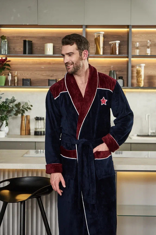 Халат Polens мужской махровый халат CHAMPIONS с вышивкой с шалевым воротником (вид 3) Халат Polens мужской махровый халат CHAMPIONS с вышивкой с шалевым воротником (фото, вид 3)