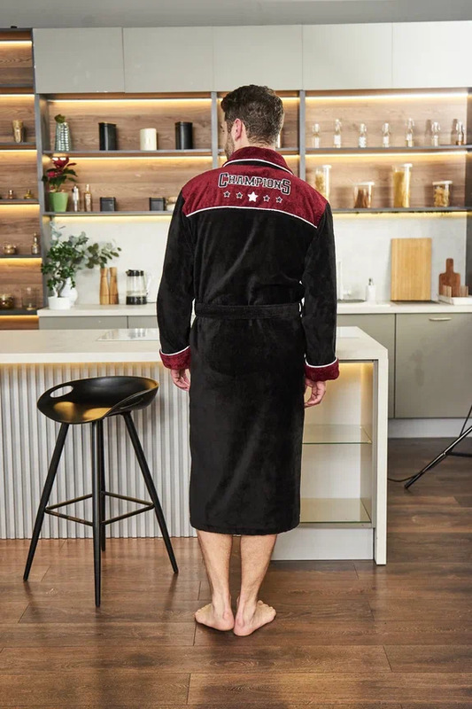 Халат Polens мужской махровый халат CHAMPIONS с вышивкой с шалевым воротником (вид 5) Халат Polens мужской махровый халат CHAMPIONS с вышивкой с шалевым воротником (фото, вид 5)
