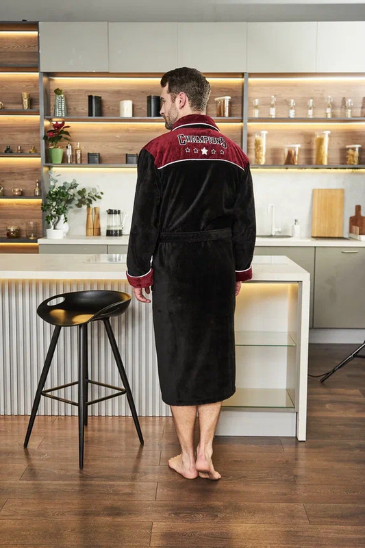 Халат Polens мужской махровый халат CHAMPIONS с вышивкой с шалевым воротником (вид 6) Халат Polens мужской махровый халат CHAMPIONS с вышивкой с шалевым воротником (фото, вид 6)