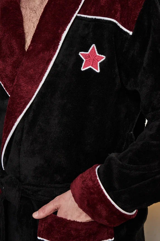 Халат Polens мужской махровый халат CHAMPIONS с вышивкой с шалевым воротником (вид 7) Халат Polens мужской махровый халат CHAMPIONS с вышивкой с шалевым воротником (фото, вид 7)