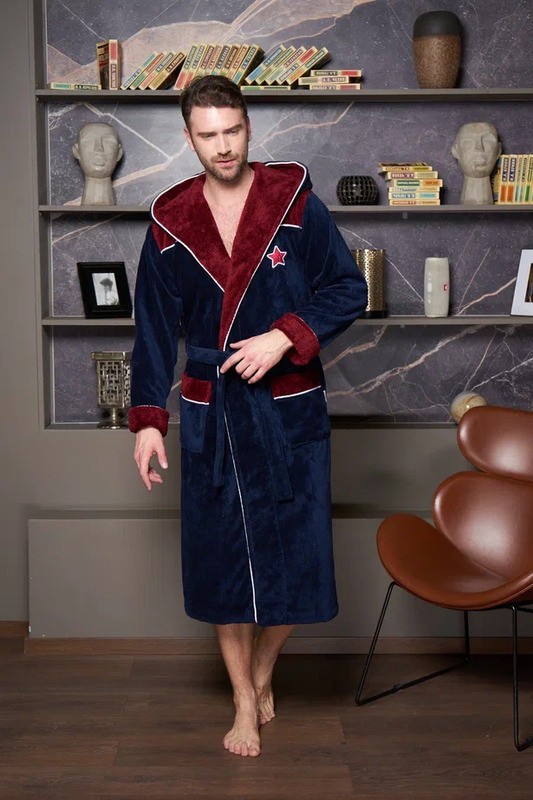 Халат Polens мужской махровый халат CHAMPIONS с вышивкой, с капюшоном (вид 1) Халат Polens мужской махровый халат CHAMPIONS с вышивкой, с капюшоном (фото, вид 1)