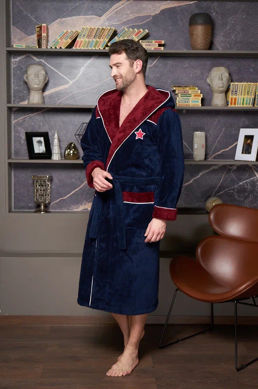 Халат Polens мужской махровый халат CHAMPIONS с вышивкой, с капюшоном (вид 2) Халат Polens мужской махровый халат CHAMPIONS с вышивкой, с капюшоном (фото, вид 2)