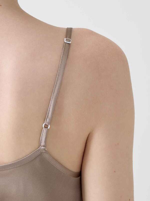 Сорочка OnSilk шелковая "Jacliene mini" темно-бежевый (вид 5) Сорочка OnSilk шелковая "Jacliene mini" темно-бежевый (фото, вид 5)