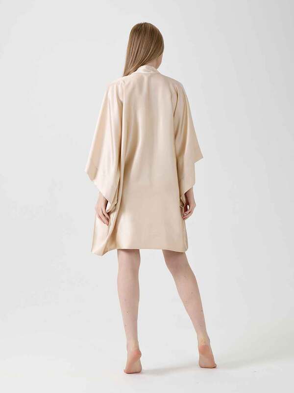 Халат OnSilk кимоно "Assami mini" карамель 100% шелк (вид 7) Халат OnSilk кимоно "Assami mini" карамель 100% шелк (фото, вид 7)