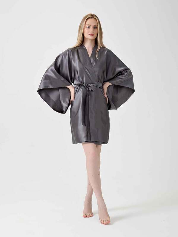 Халат OnSilk кимоно "Assami mini" графит 100% шелк (вид 2) Халат OnSilk кимоно "Assami mini" графит 100% шелк (фото, вид 2)