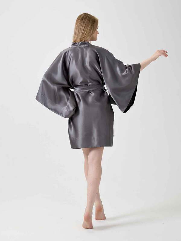 Халат OnSilk кимоно "Assami mini" графит 100% шелк (вид 4) Халат OnSilk кимоно "Assami mini" графит 100% шелк (фото, вид 4)