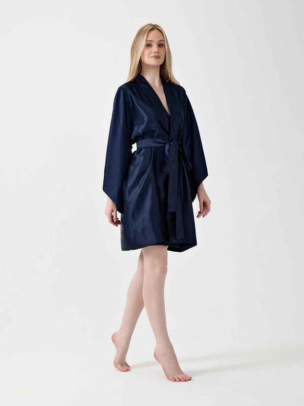 Халат OnSilk кимоно "Assami mini" темно-синий 100% шелк (вид 1) Халат OnSilk кимоно "Assami mini" темно-синий 100% шелк (фото, вид 1)