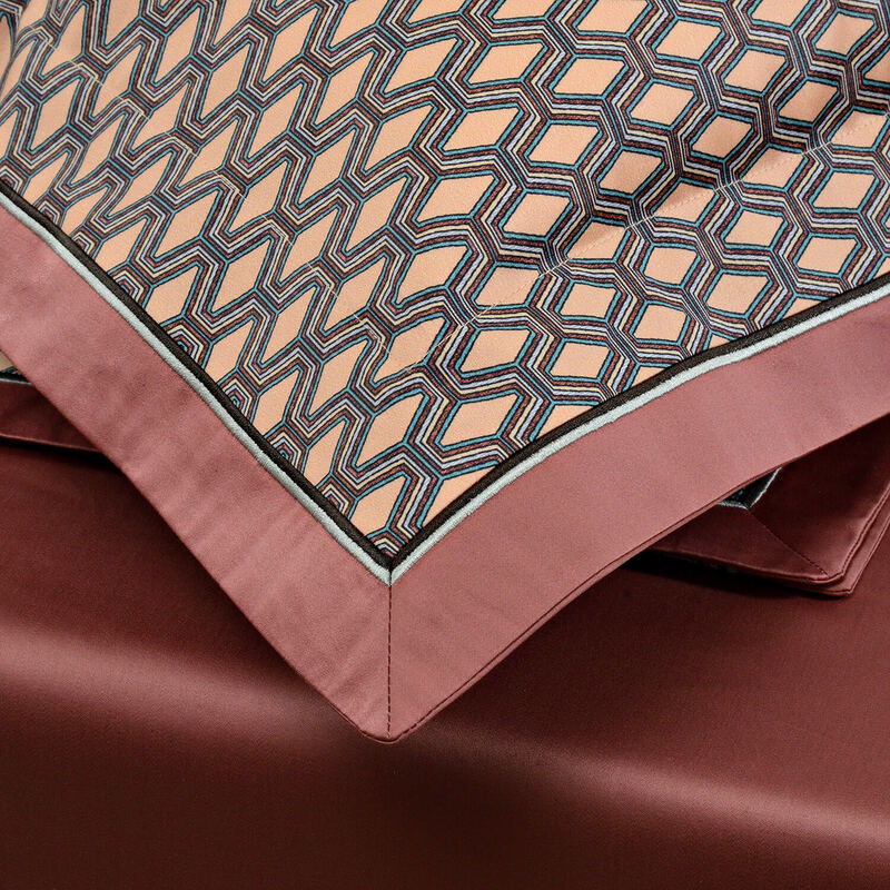 OnSilk   Sharmes/   Delorm (,  2)