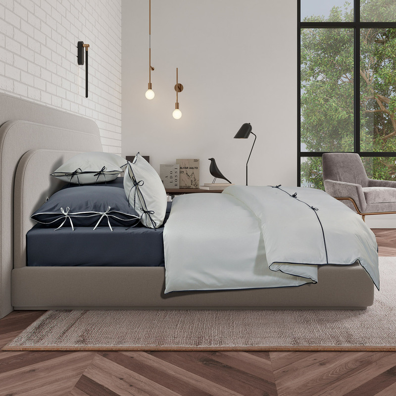 OnSilk   Sharmes/   Luca / ()